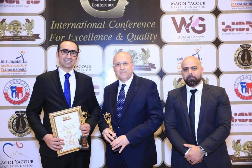 دكتور أحمد مصطفي وأستاذ أحمد عبدالرحمن ووزير الصحة الأسبق